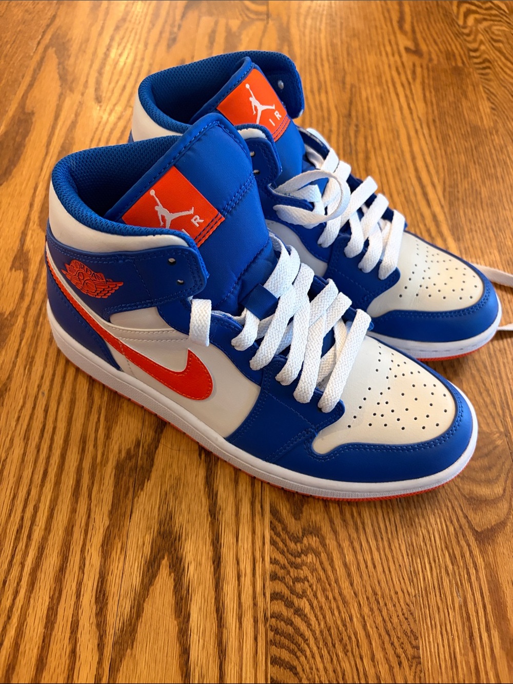 Nike Men’s Mid Wheaties collab - Blue/White/Orange Knicks colors 🧡💙